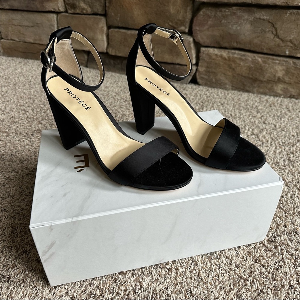 Protégé Painless Block Heel, Black, Size 8